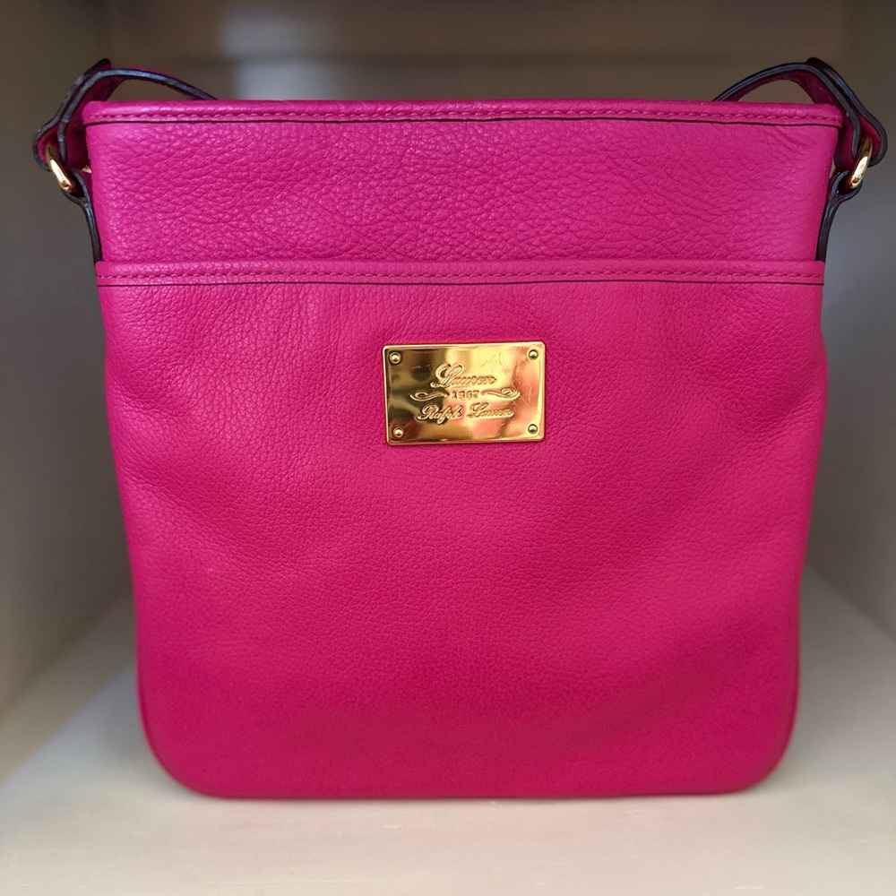 Lauren Ralph Lauren Crossbody Bag. Gold Hardware. Zipper Close.
